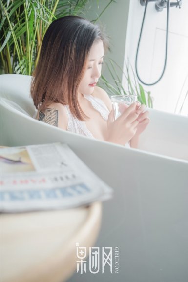 韩女星河娜京男友是谁 砸钱养男友两人相识地点令人尴尬【雨燕直播下载】(图1) 雨燕直播APP